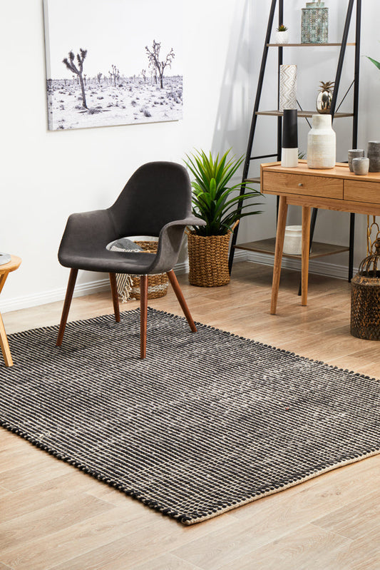 Skandinavian 300 Black Rug