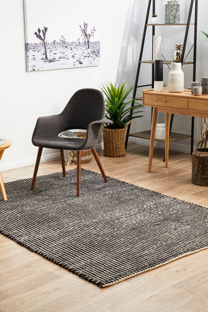 Skandinavian 300 Black Rug